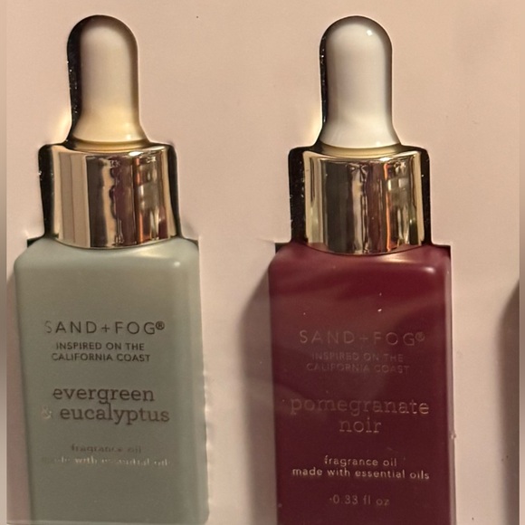 SAND + FOG NIB Set of 8 Winter Festive Fragrance Diffuser Oils - Picture 5 of 7